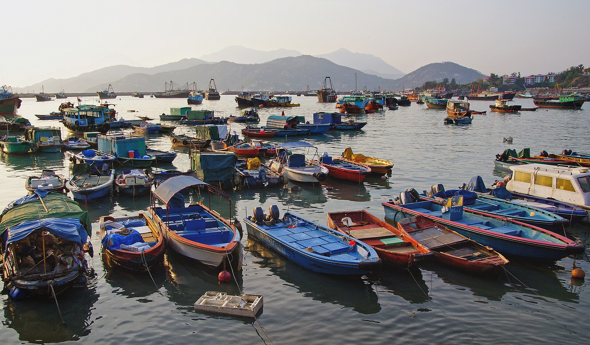 Hong Kong praya waterfront